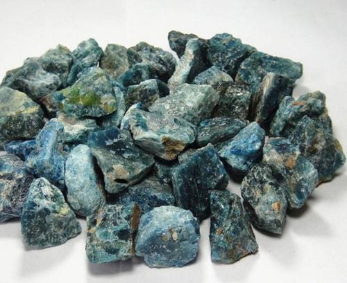 磷酸盐和磷灰石,磷灰石是一系列磷酸盐矿物的总称 